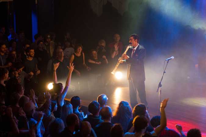  Cüneyt Sepetçi live at TivoliVredenburg by Tim van Veen